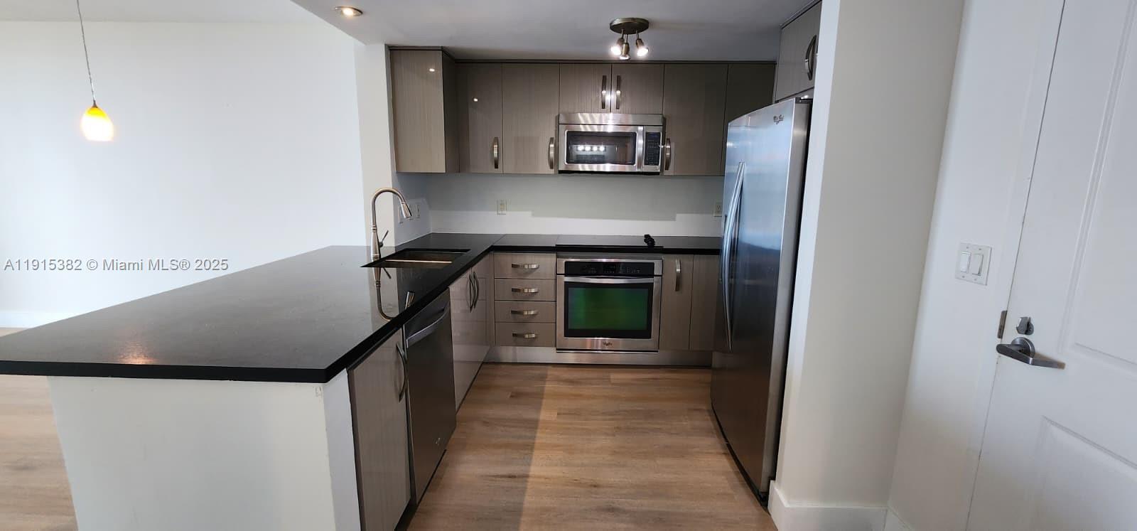 Building Photo - 1250 S Miami Ave