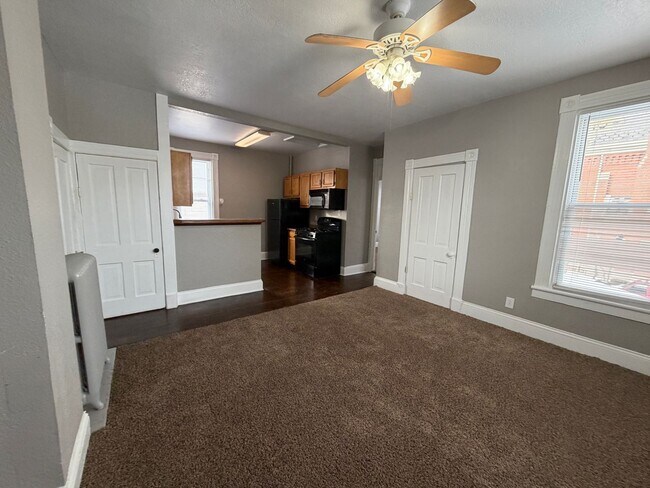 Building Photo - 203 W Dewald St