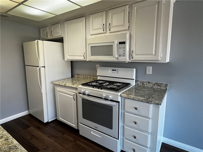 Building Photo - 6630 Bubbling Brook Dr