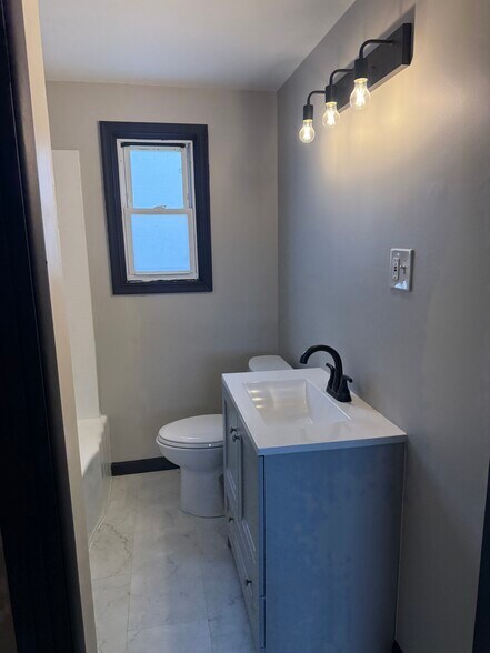 Building Photo - 139 Rossler Ave