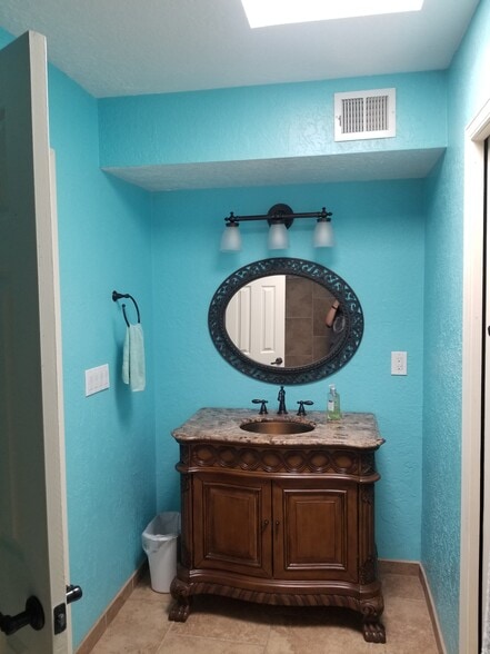 bathroom #1 - 2419 Northwest Cir NW