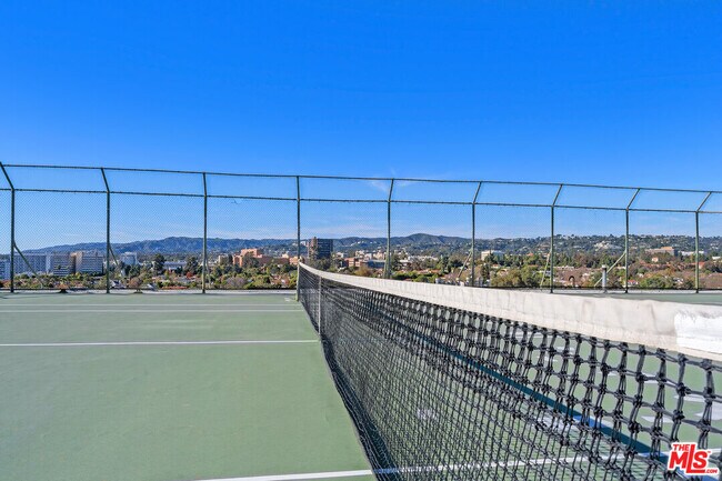 Building Photo - 10535 Wilshire Blvd