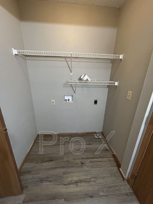Building Photo - 812 E Jackson St