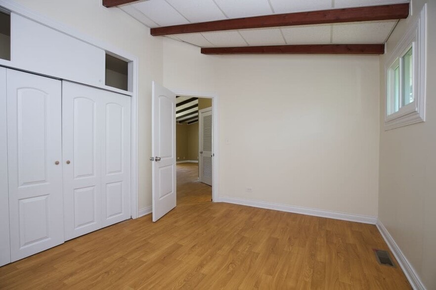 Building Photo - 1227 S Wood St