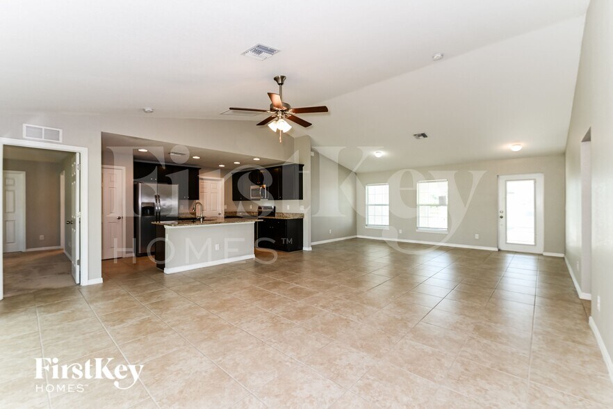 Building Photo - 1201 SW 30th St