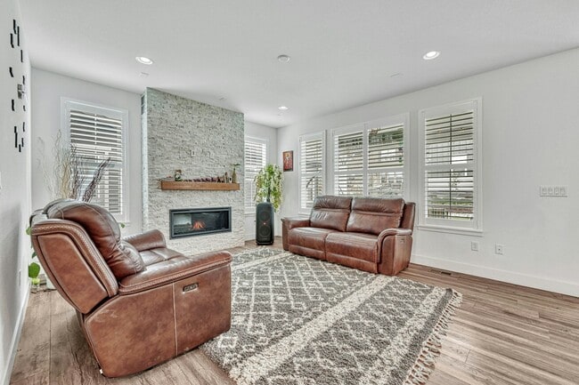 Building Photo - 1497 Stablecross Dr