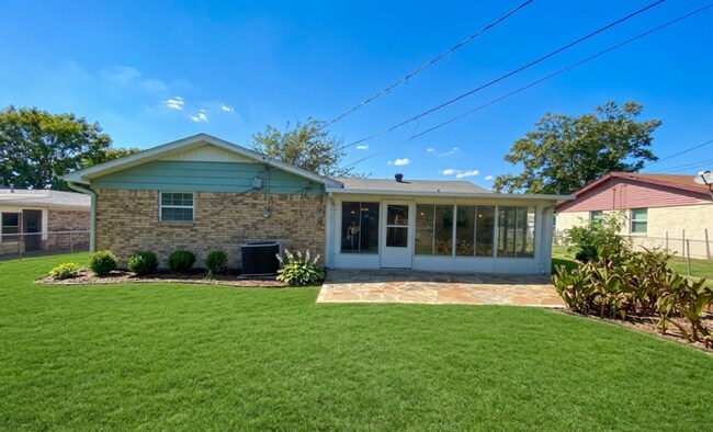 Building Photo - AVAILABLE NOW; APPLY AT OUR WEBSITE TODAY!!