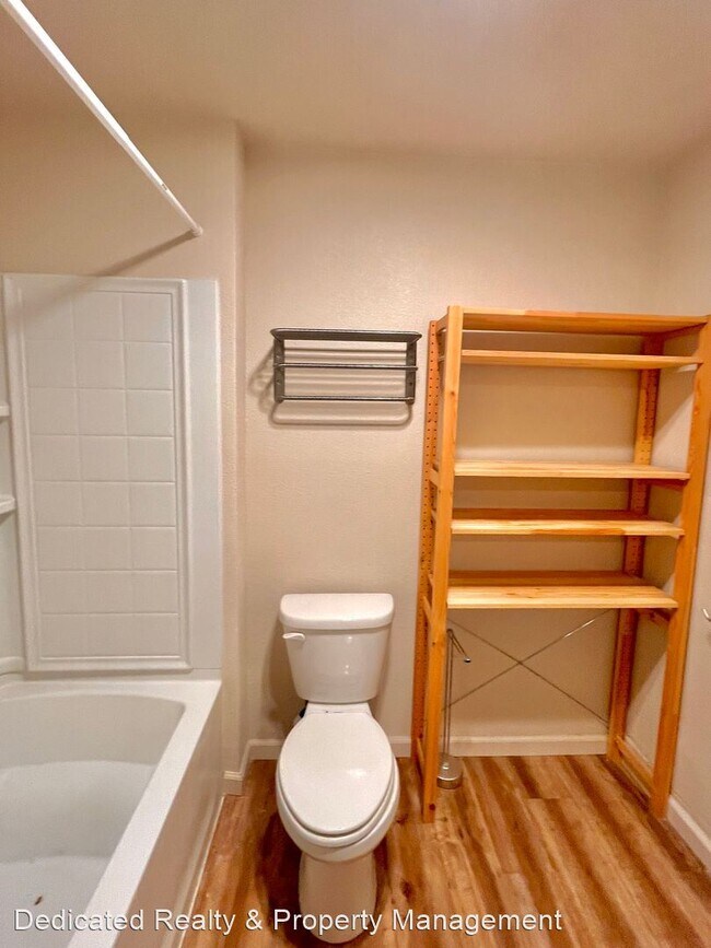 Building Photo - 2 br, 1 bath House - 261 Wilcox Rd.