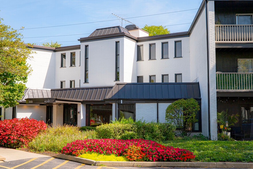 Building Photo - The Eagles