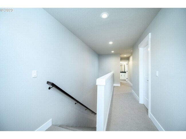 Building Photo - Beautiful 3 Bedroom, 2.5 Bath House in Newberg