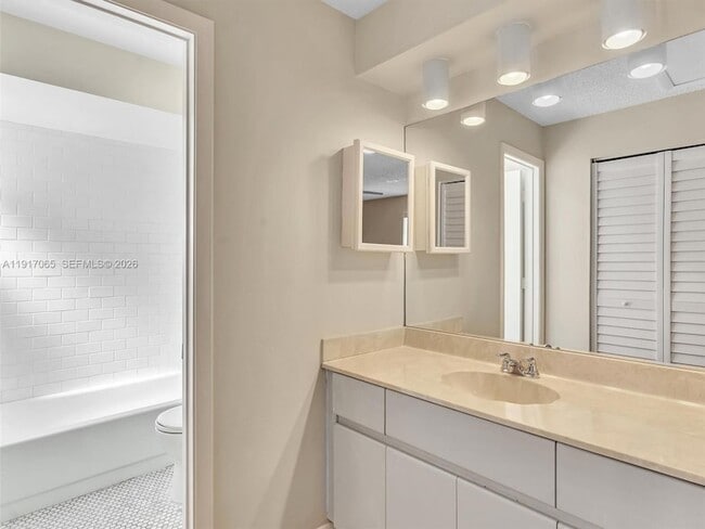 Building Photo - 1353 Springside Dr