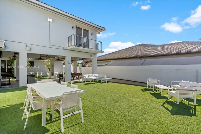 Building Photo - 13815 SW 38th St