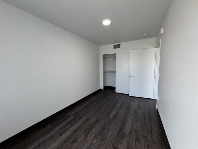 Building Photo - 3509 Vista Ln