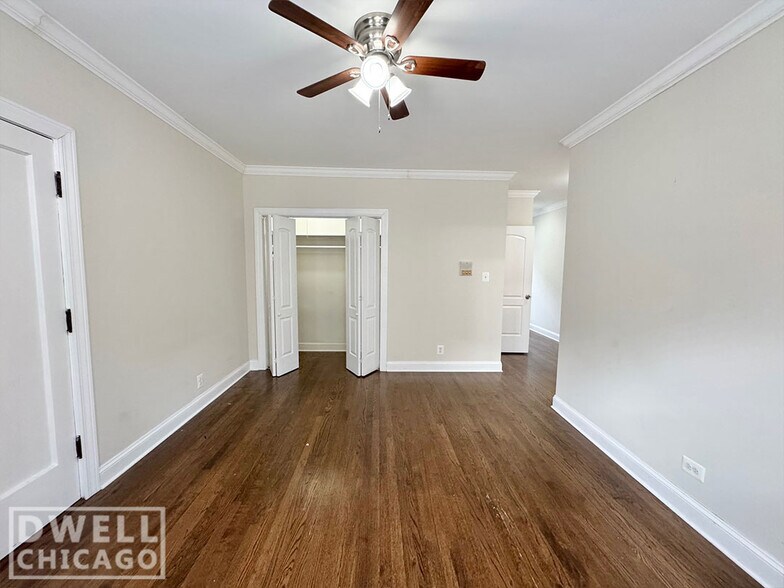 Building Photo - 3825 N Greenview Ave