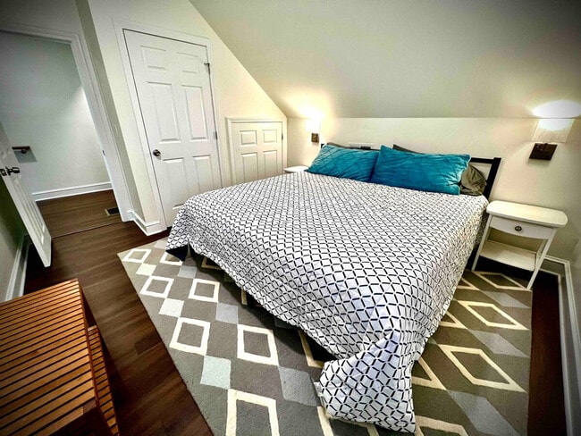 Building Photo - 1594 Main St