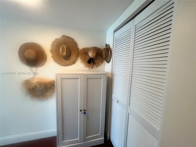 Building Photo - 41 SE 5th St