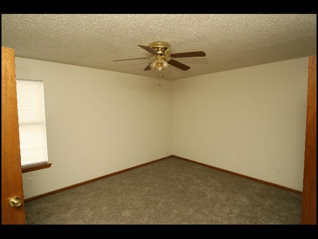 Building Photo - 208 S Linden St