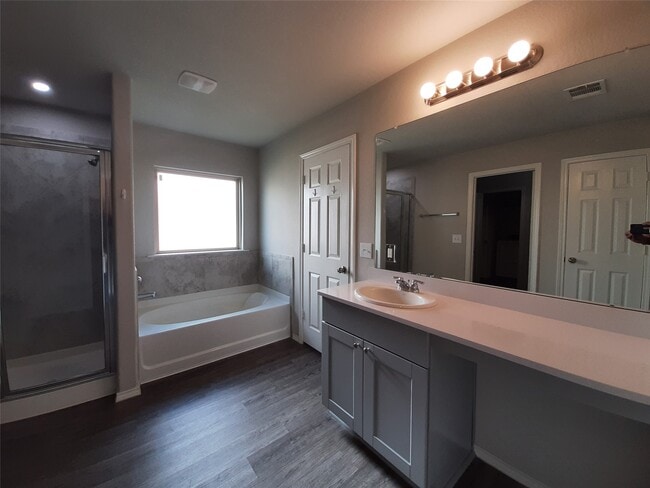 Building Photo - 221 Stalwart Hl Trl