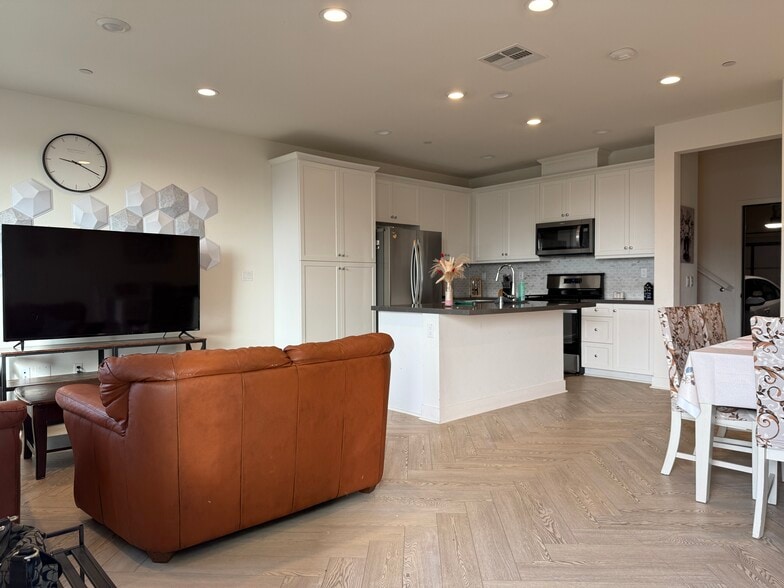 Building Photo - 4096 E Peony Paseo