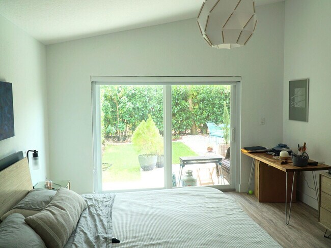 Building Photo - 17030 NW 19th Ct