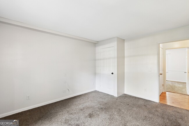 Building Photo - 5659 Whispering Pines Rd