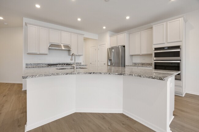 Building Photo - 537 Watercress Dr