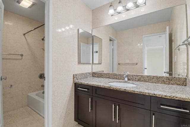Building Photo - 7405 Charmant Dr
