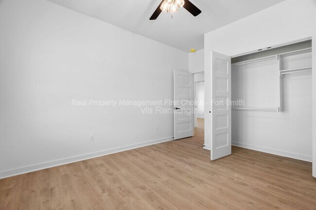 Building Photo - 8705 Cantera Dr