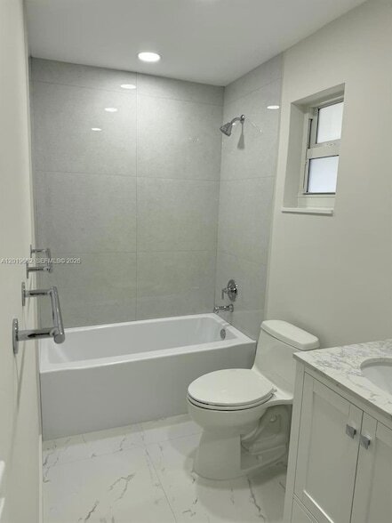 Building Photo - 140 NW 87th Ave