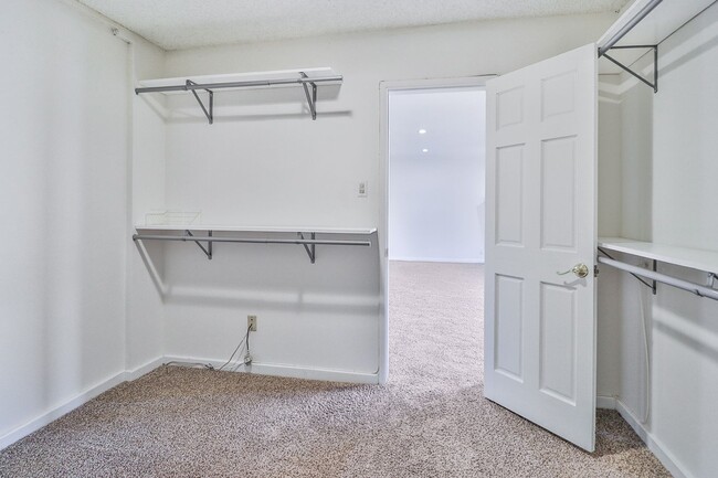 Building Photo - MOVE-IN READY, Bell Canyon 4BR w/views + o...