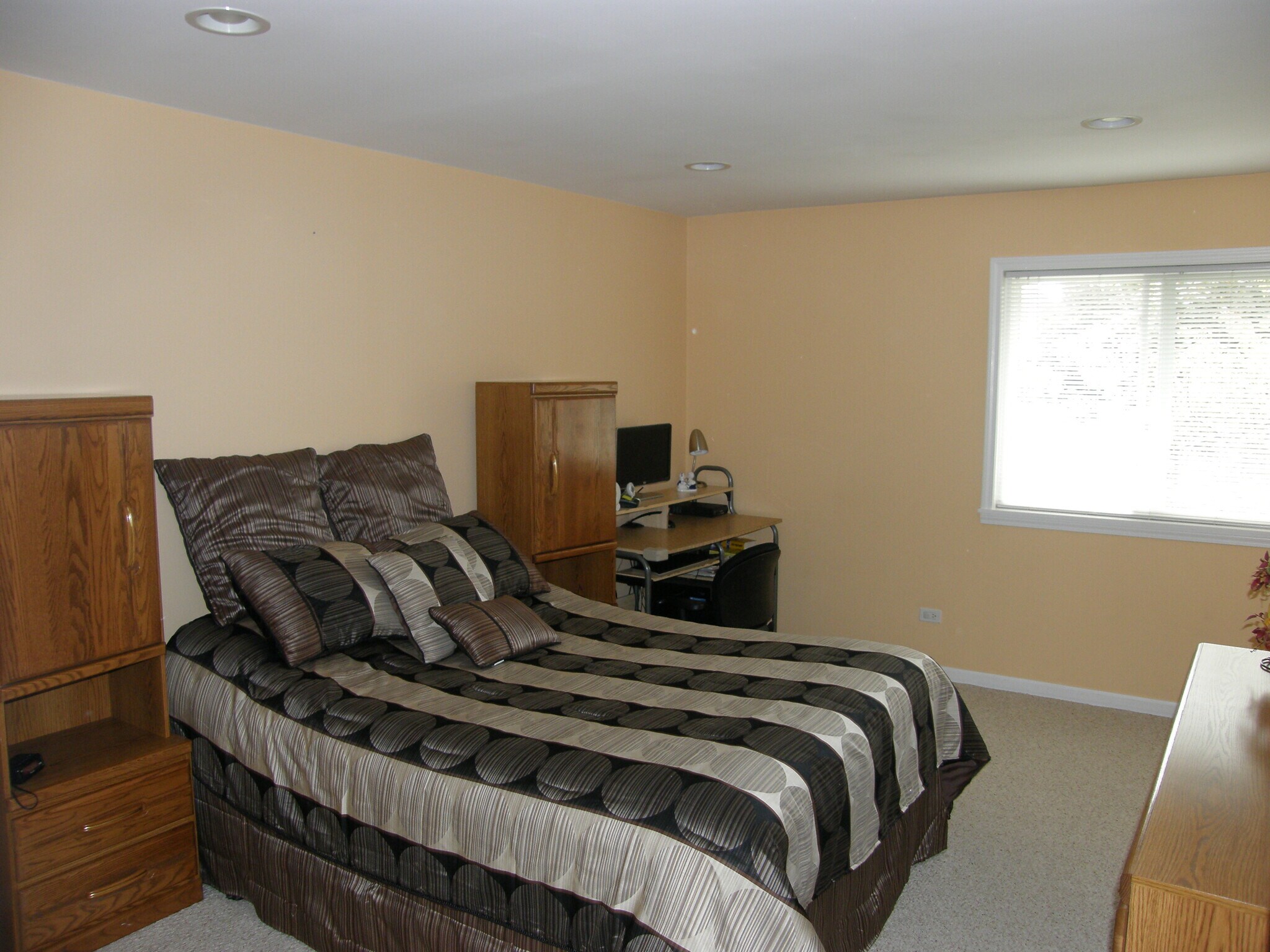 Building Photo - 920 Beau Dr