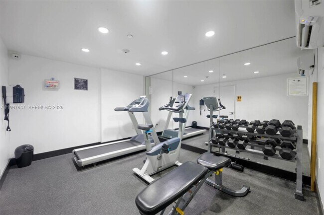 Building Photo - 1025 92nd St