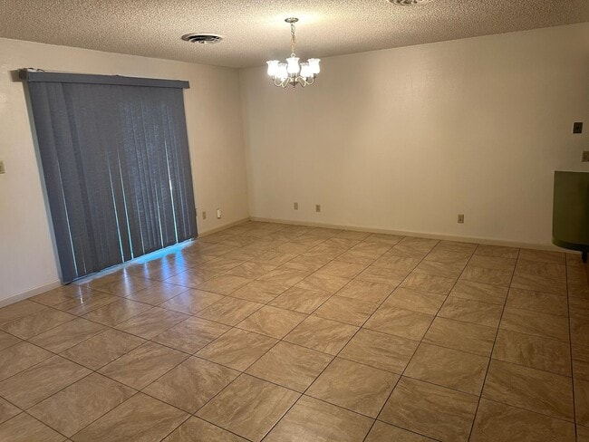 Building Photo - 1434 W Monte Vista Ave