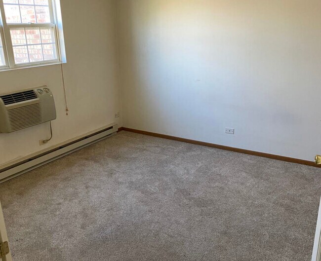 Building Photo - 1480 Spring Brook Ct