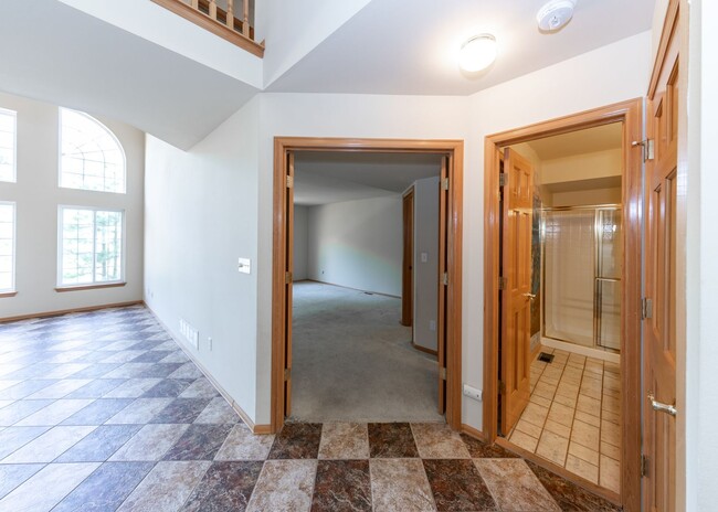 Building Photo - *COMING SOON* 5 Bedroom Broadmoor Beauty A...
