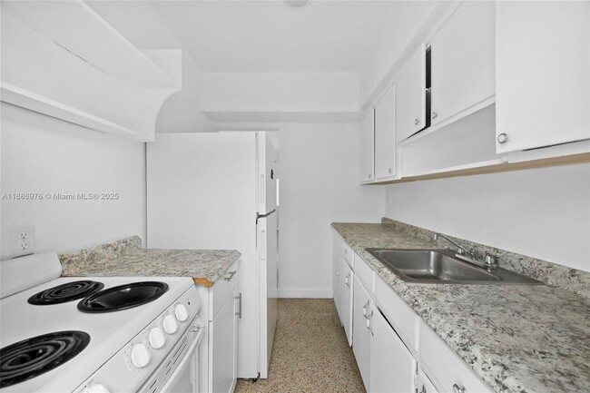 Primary Photo - 770 83rd St