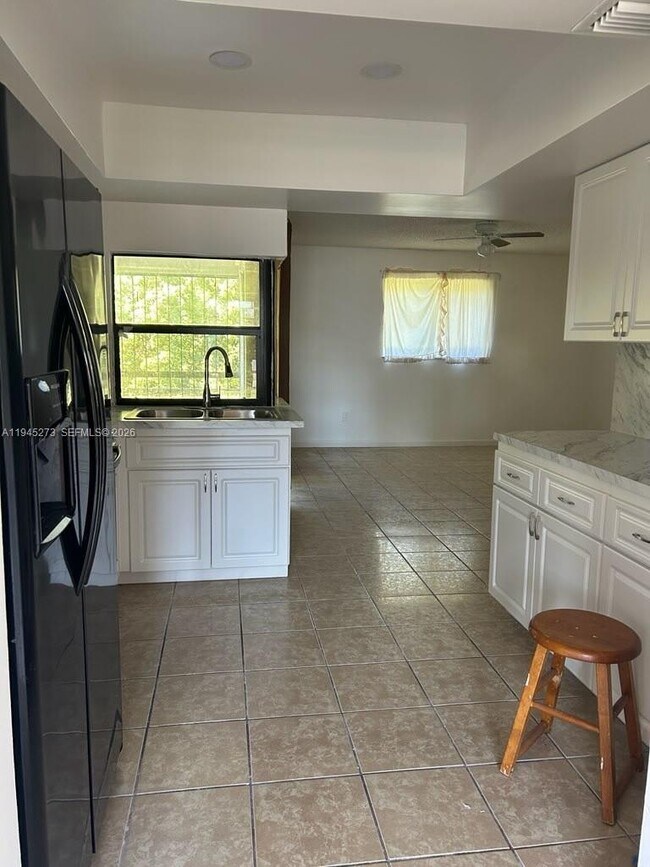 Building Photo - 17330 SW 109th Ave