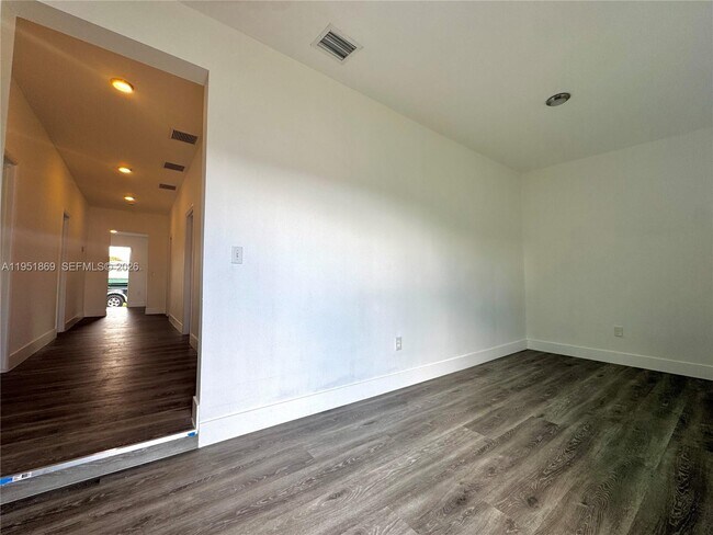 Building Photo - 4770 NW 23rd Ave