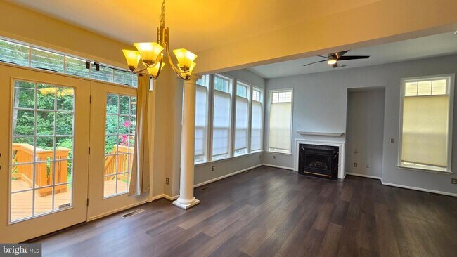 Building Photo - 7659 Shuttington Dr