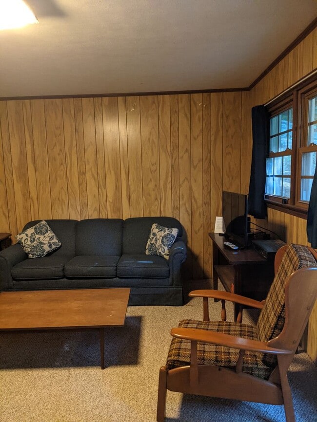 Building Photo - Montreat School Year Rental