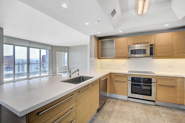 Building Photo - Turnberry Towers 4305W-Strip/City Views from this Stunning 3Bd/2.5Ba Residence