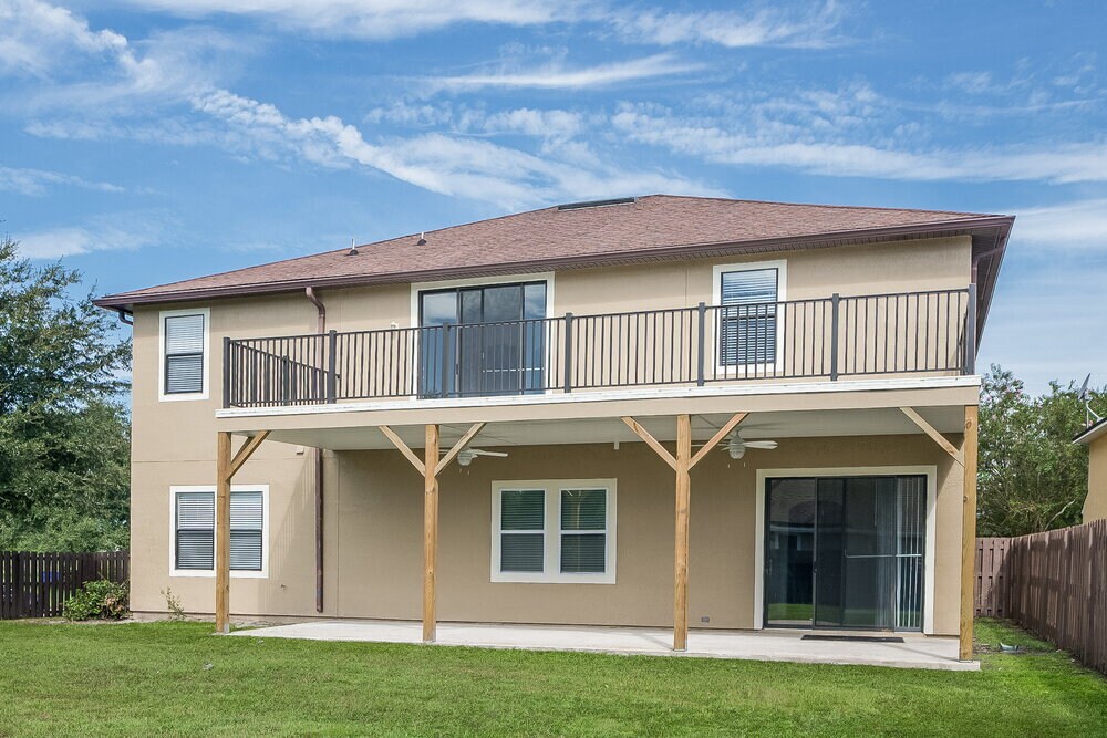 Building Photo - 1074 Garrison Dr