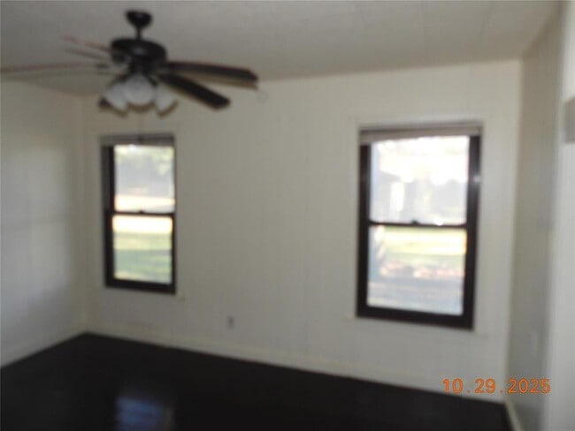 Building Photo - 2510 Meadow Ln