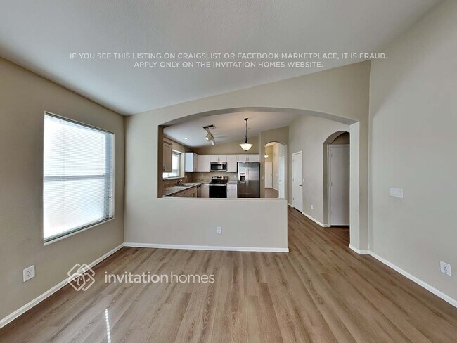 Building Photo - 1088 E Palomino Way