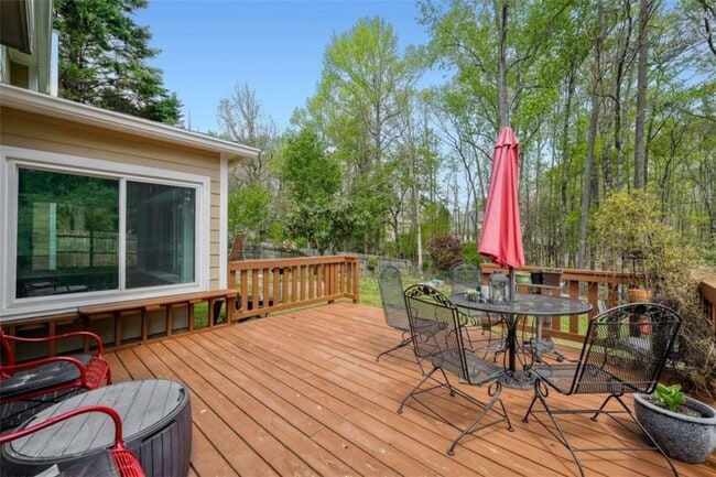 Building Photo - 10910 Willow Meadow Cir