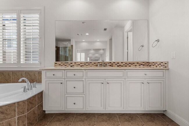 Building Photo - 7585 Mindy Mae Ln