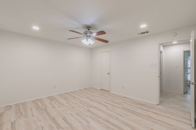 Building Photo - Charming and Updated Home in White Settlement