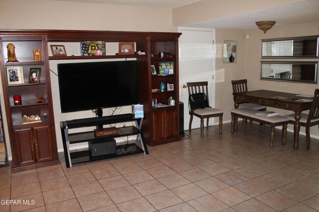 Building Photo - 6832 Canyon View Ln