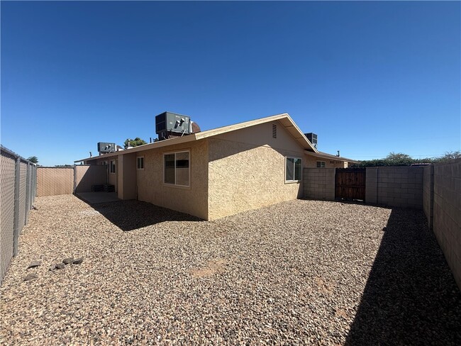 Building Photo - 3849 N Roosevelt St