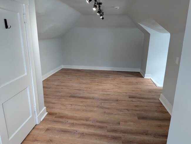 Building Photo - Beautiful Four Bedroom Home In Forest Hills